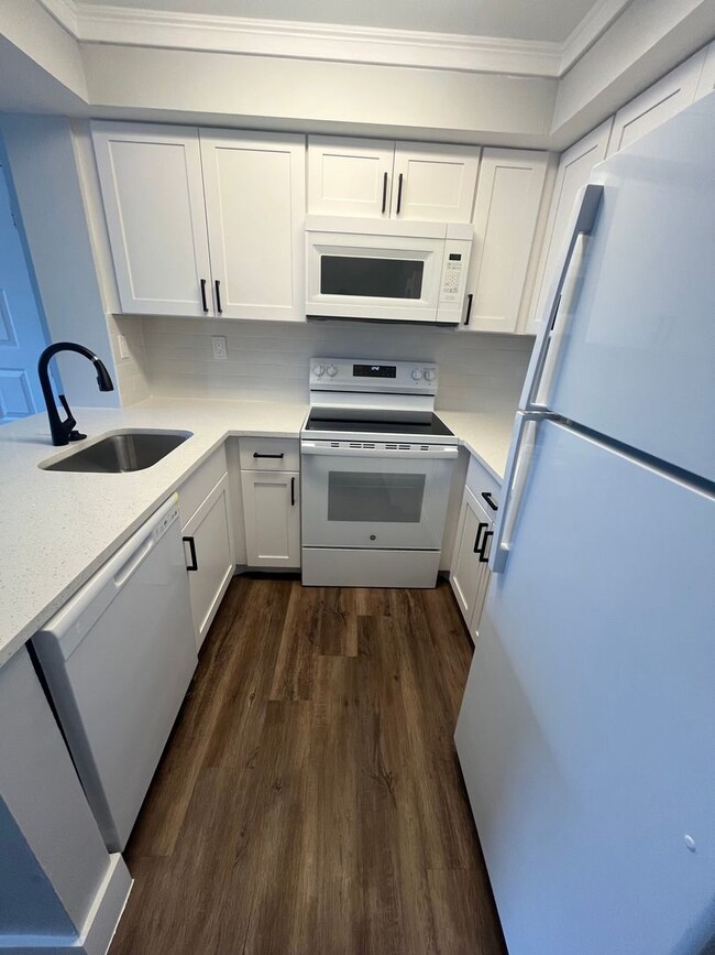 ONE BEDROOM ONE BATHROOM! WATERFRONT COMMUNITY! - ONE BEDROOM ONE BATHROOM! WATERFRONT COMMUNITY! Unidad 21