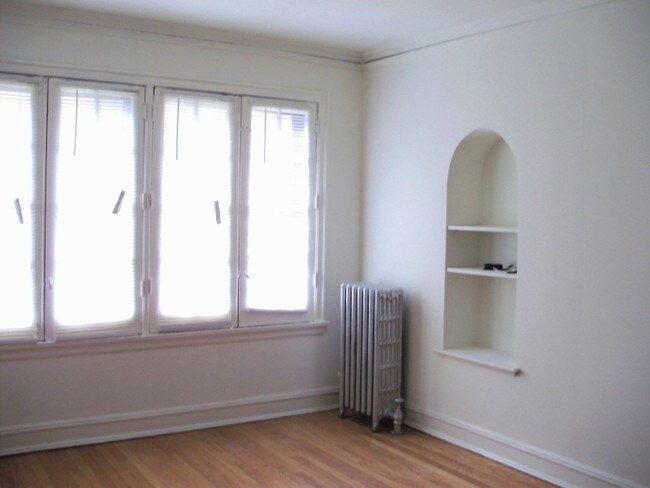 Foto del diseño de interior - 4715-4723 N Winchester Ave