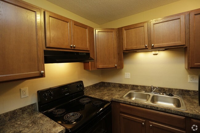 2BR, 1BA - 736 SF - The Village at Old Town