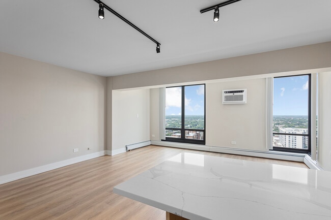 Photo - 6166 N Sheridan Rd Unit 22B