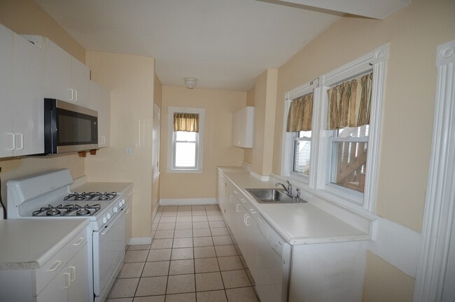 Photo - 3 Washburn Ter Unit 3