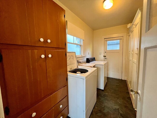 Photo - Cozy 1 bedroom, 1 bathroom home, conveniently located!