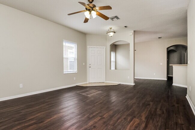 Photo - 6816 Surrey Oak Dr