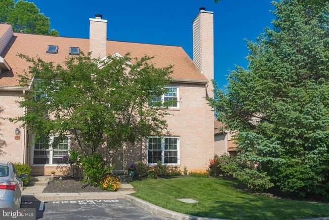 37 Rampart Dr