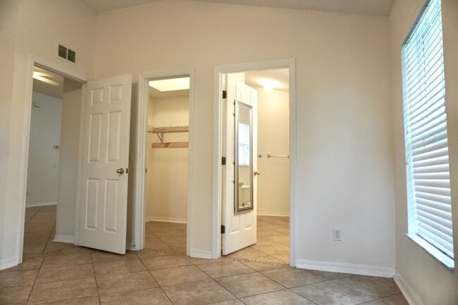 3817 La Flor Dr