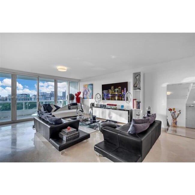 Photo - 1643 Brickell Ave