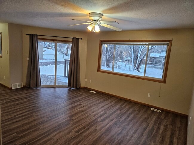 Photo - 600 W 39th St
