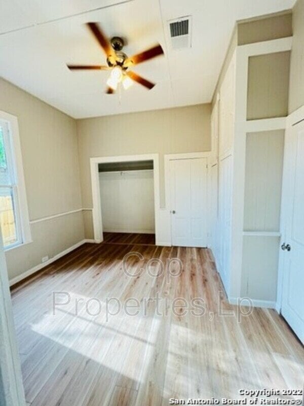Photo - "Charming 3-Bedroom Duplex in San Antonio's Heart – Perfect Blend of Comfort and Convenience!" Unit 1
