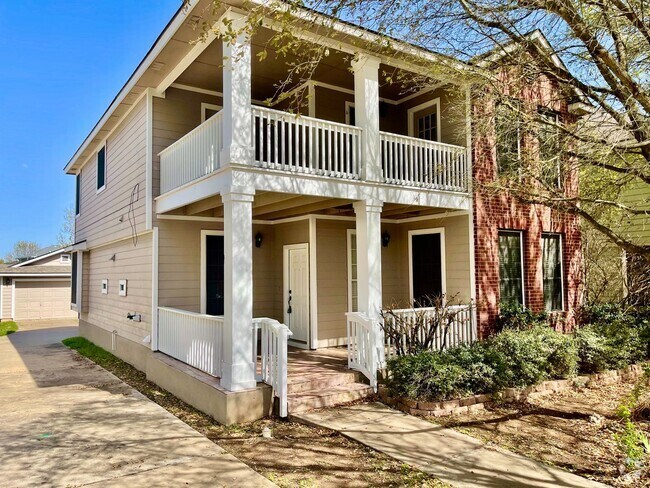 Building Photo - Spacious Home with Multiple Outdoor Living...