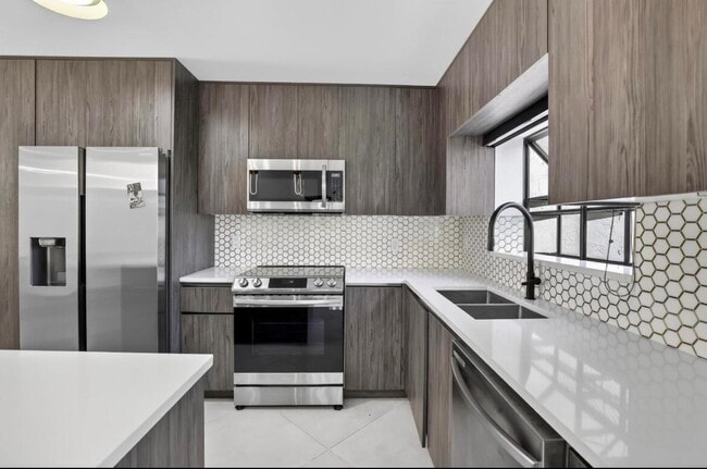 Photo - 373 NW 94th Ter