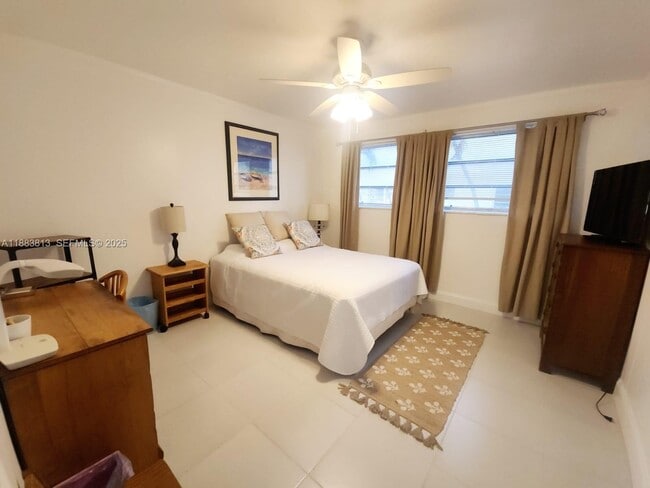 Photo - 11960 NE 19th Dr Unidad 10