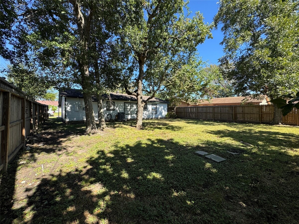 Photo - 514 Bertloma St