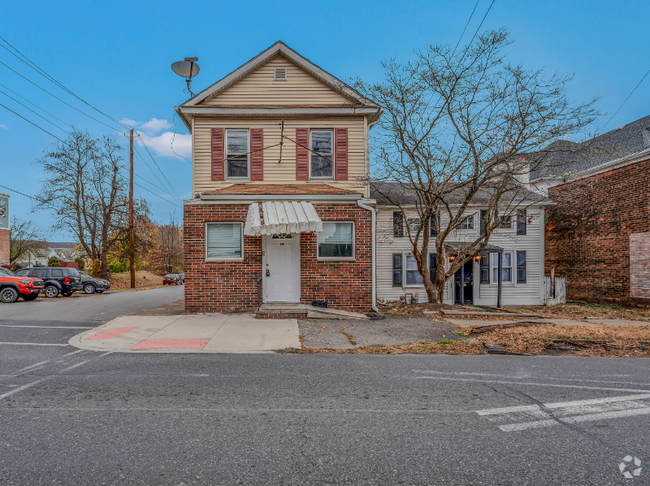 Building Photo - 518 Exeter Ave Unit 2 Rental