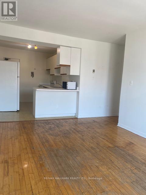 Photo - 129 Danforth Ave