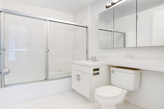 Photo - 322 1/2 E 50th St Apartamentos