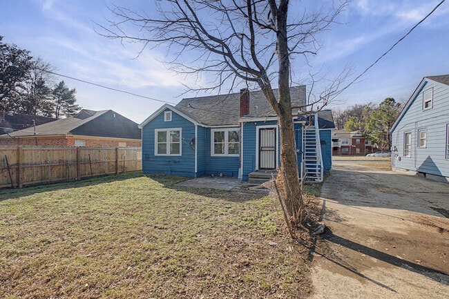 Photo - 1052 National St