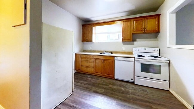 Building Photo - 22 8 St Unit 2