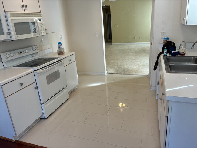 Photo - Room in House on Klondike River Rd