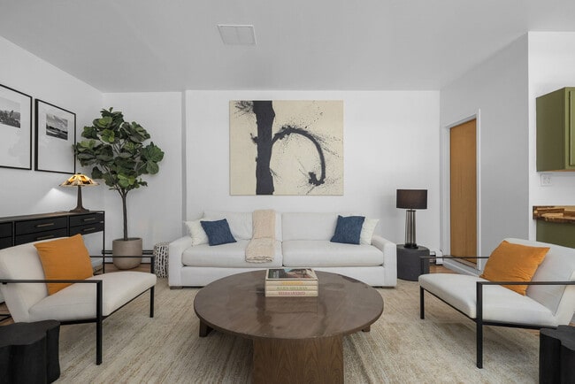 Building Photo - 350 Bowery Rental