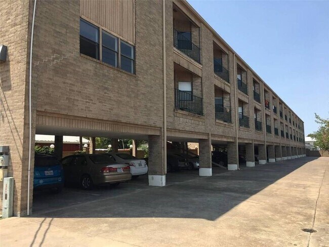 Building Photo - 3316 Guadalupe St Unit 214 Rental