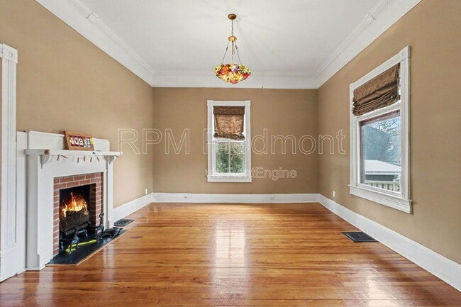 Photo - 409 Oakdale Rd NE