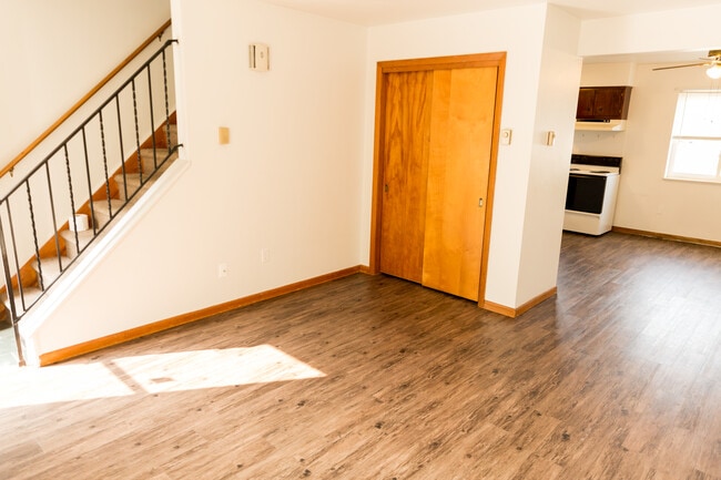 Building Photo - 1 Fincher Ln Unit 10 Rental