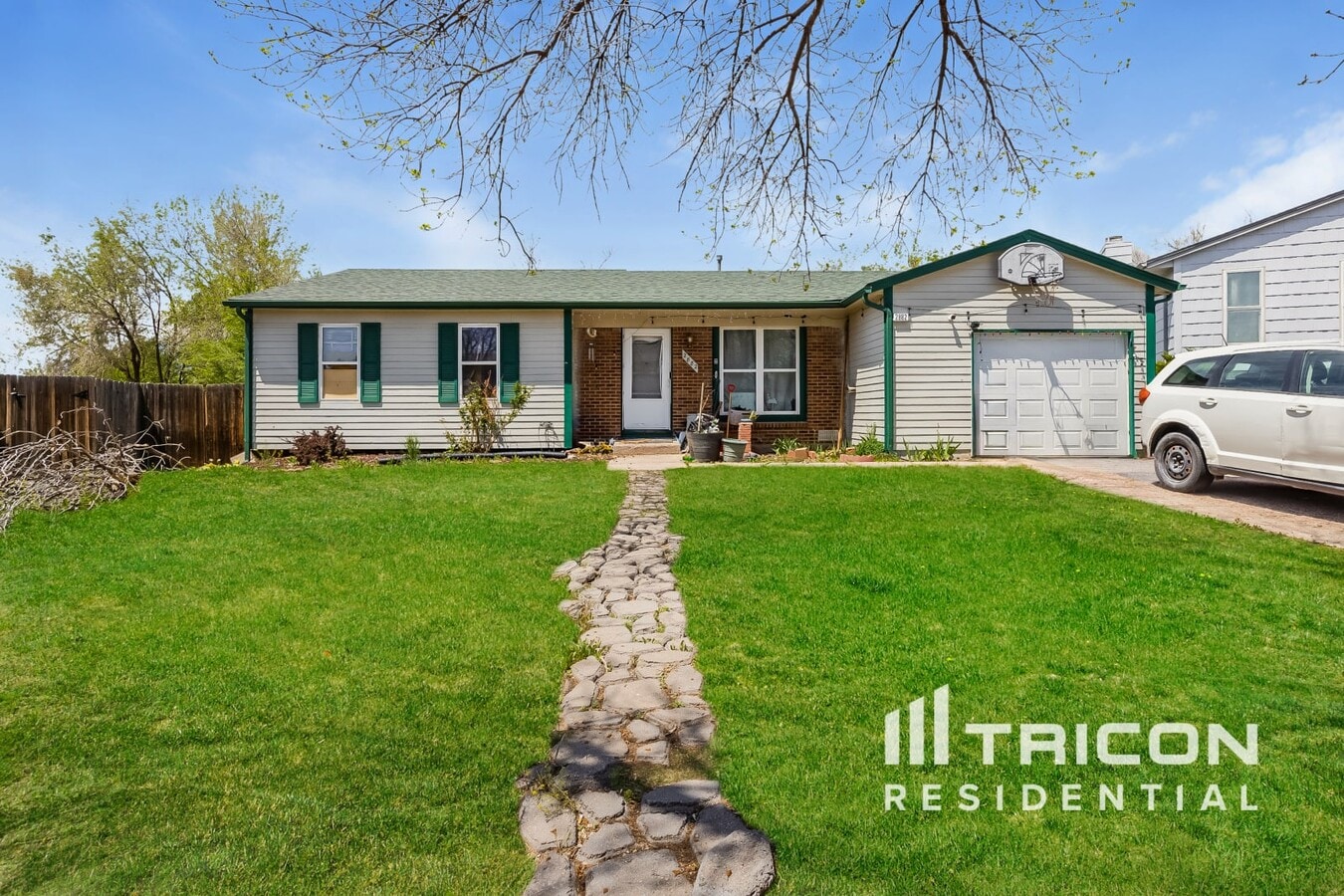 Photo - 2882 Dickens Dr