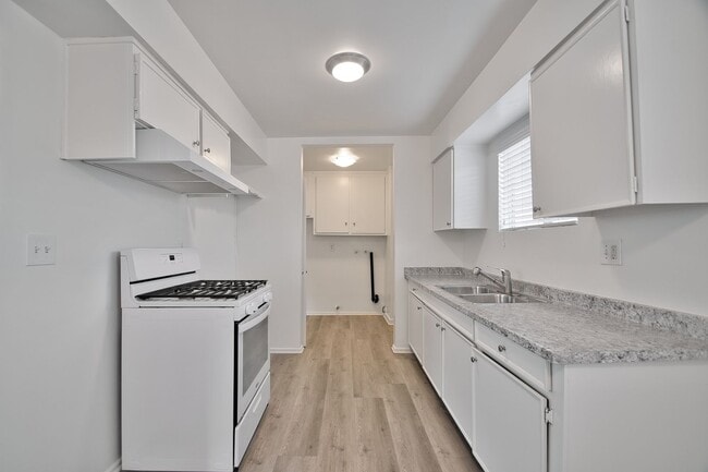 Photo - w4521 Unit 4519