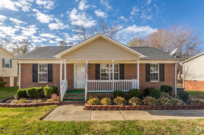 Building Photo - 3 Bedroom Home