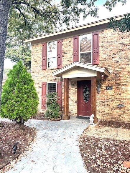 6509 Ponderosa Ln
