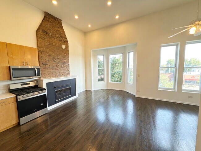 Building Photo - 2519 W North Ave Rental