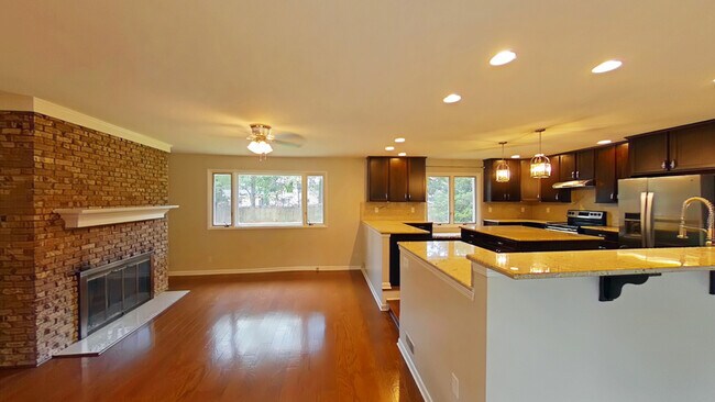 Photo - 6541 Uppingham Rd