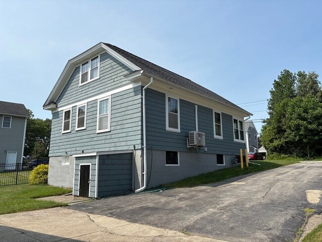 202 Lincoln St