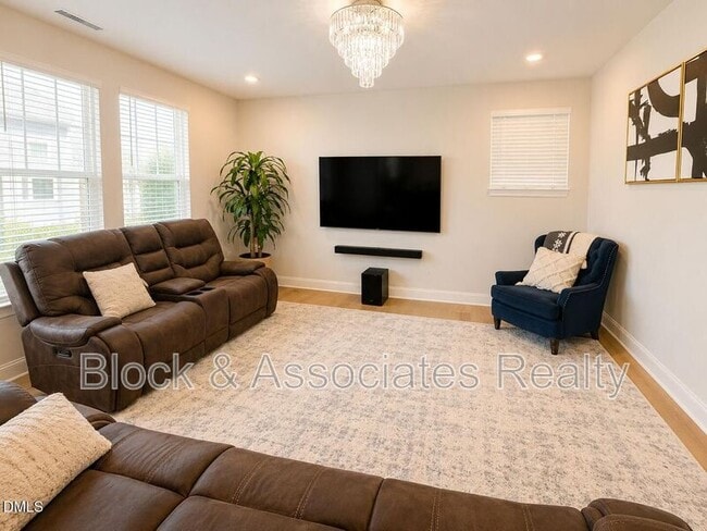 Photo - 118 Faxton Wy