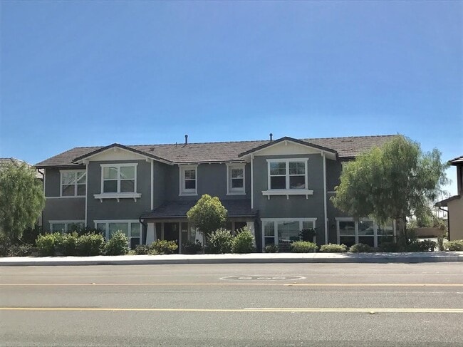 Building Photo - Yorba Linda Townhome - Brand new Anderson ...