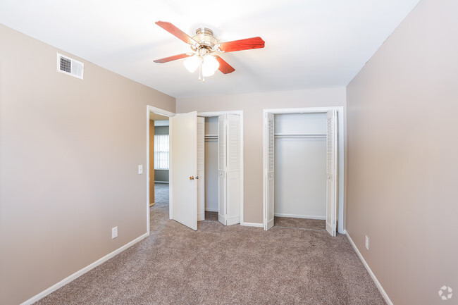 Stratford East Apartments For Rent in Wichita, KS | ForRent.com