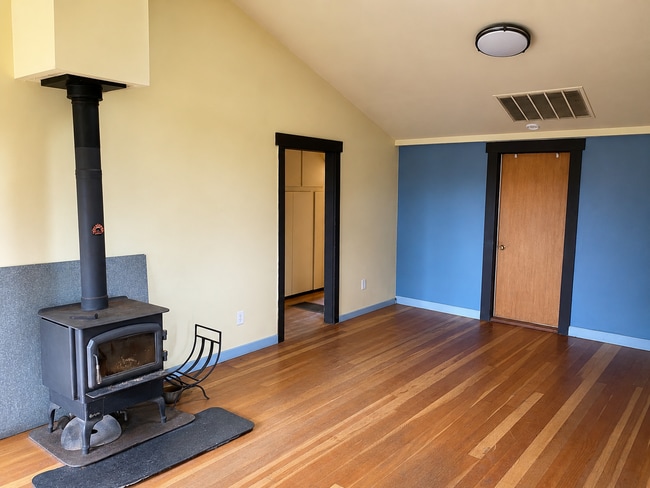Photo - 10535 Mason Rd