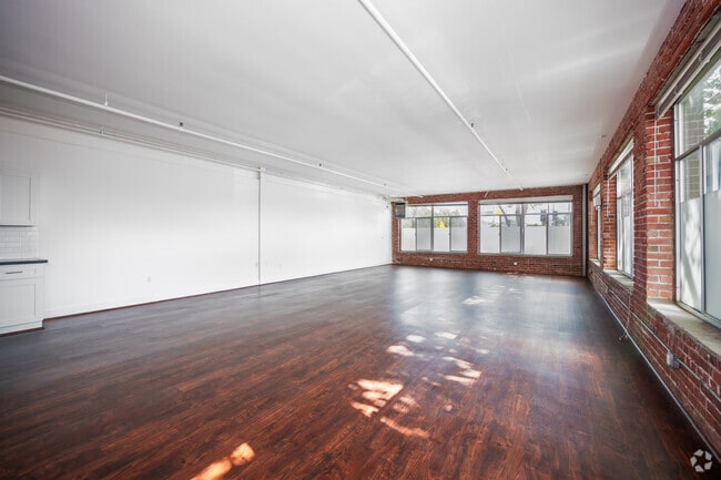 Studio - 1,350SF - Living Room