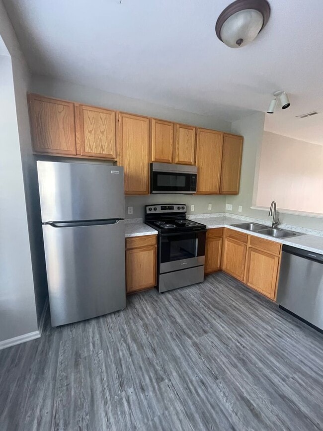 Photo - RoyalCeladon6454 Unit 1