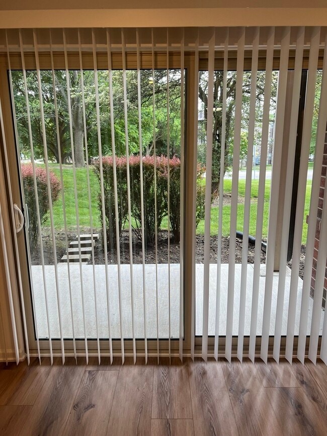 Photo - 108 Glengarry Dr