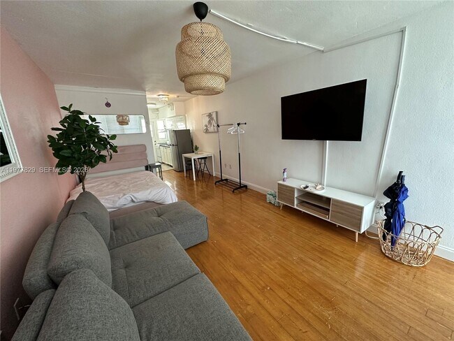 Photo - 300 74th St Unit 6