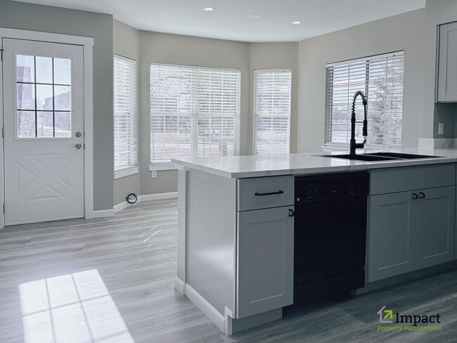 Photo - 18002 Becket Dr