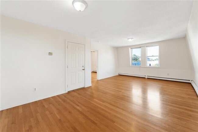 Photo - 1570 Westminster St Unit 3L