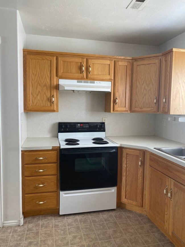 Photo - 127 S 4th W Unit #2