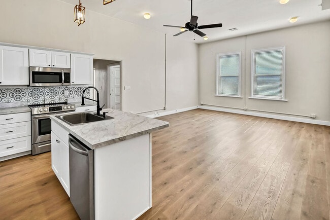 Building Photo - VINTAGE VAULT Unit 302