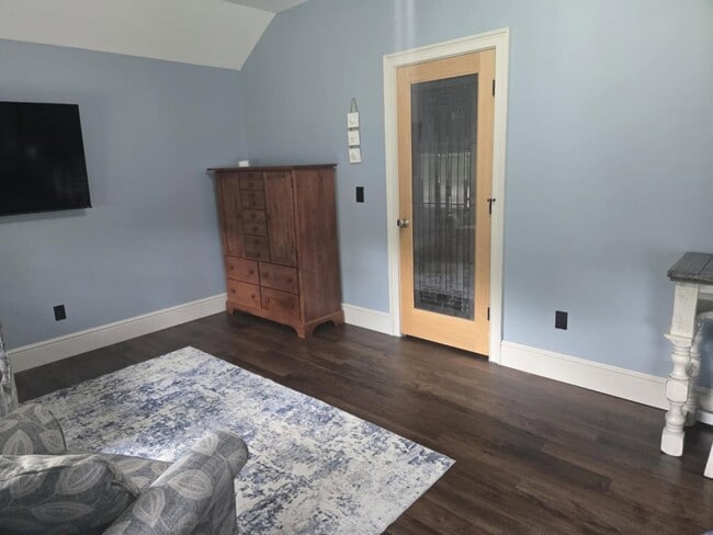 Photo - 19 Metacomet Lake Dr