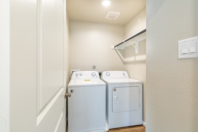Photo - 217 Pk Pl Cir Unit C