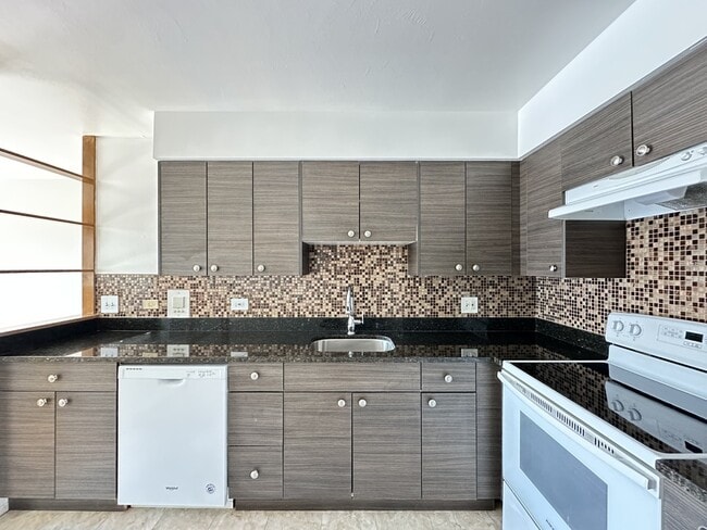 Photo - 1639 Oakwood Ave Unit 403