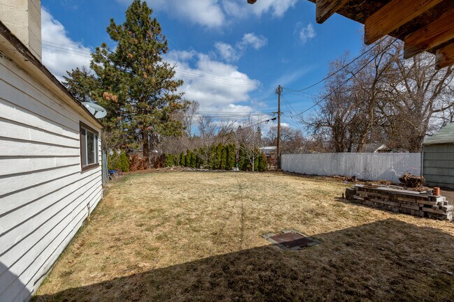 Photo - 2920 W Rowan Ave