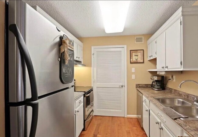 Photo - 642 Granville Ct Unidad 642
